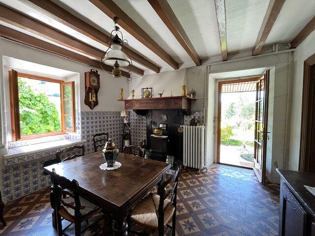 Maison - 185 m² - 8 pièces