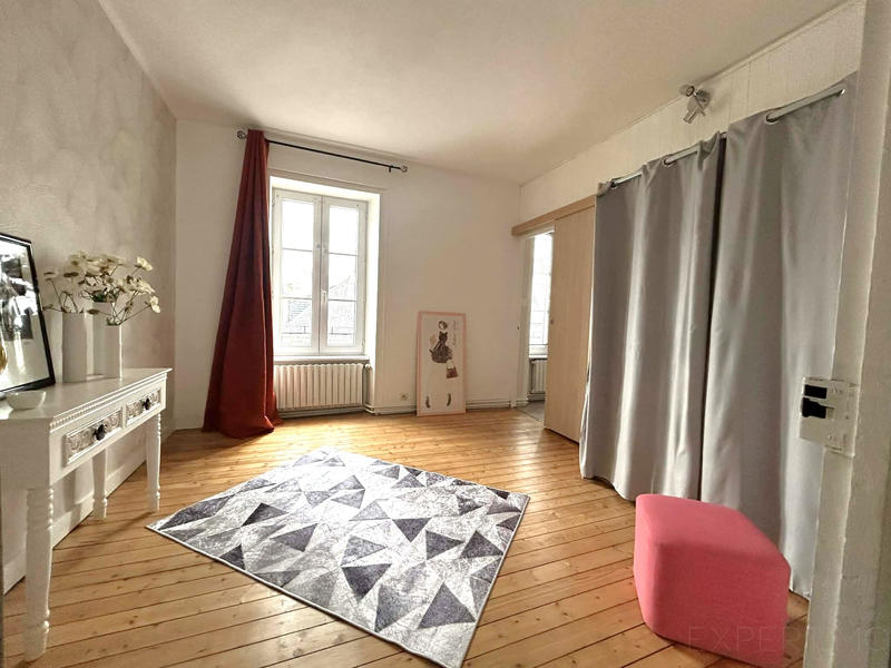 Maison - 104 m² - 5 pièces