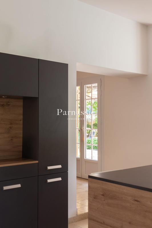 Villa - 240 m² - 6 pièces