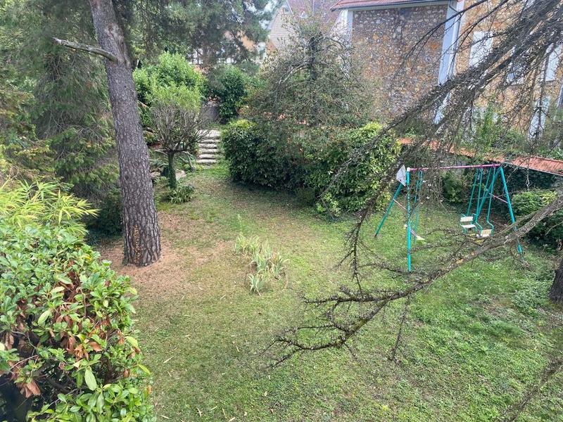 Maison - 220 m² - 8 pièces