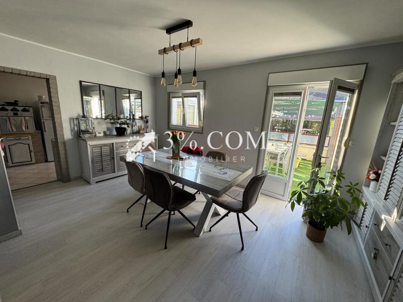 Maison - 92 m² - 6 pièces