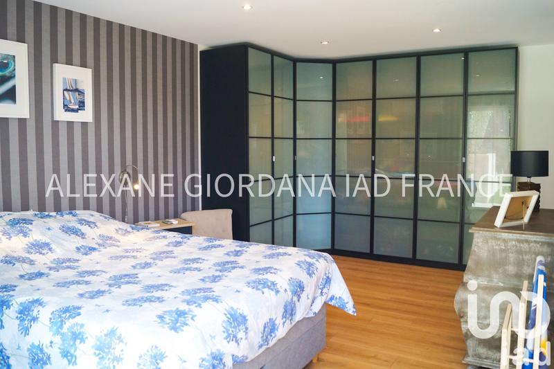 Maison - 195 m² - 7 pièces