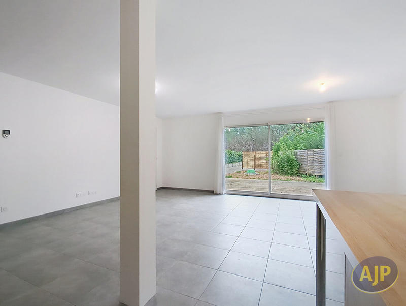 Maison - 104 m² - 6 pièces