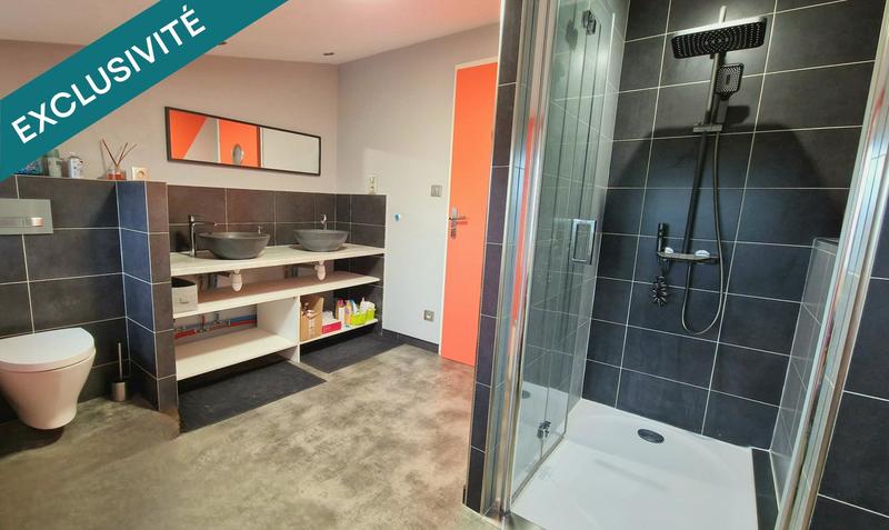 Maison - 225 m² - 8 pièces