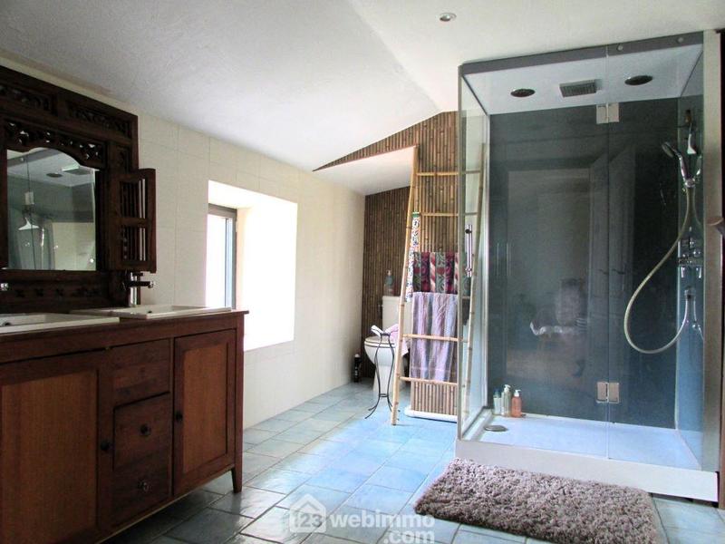 Maison - 245 m² - 8 pièces