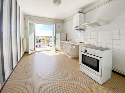 Appartement - 90 m² - 4 pièces