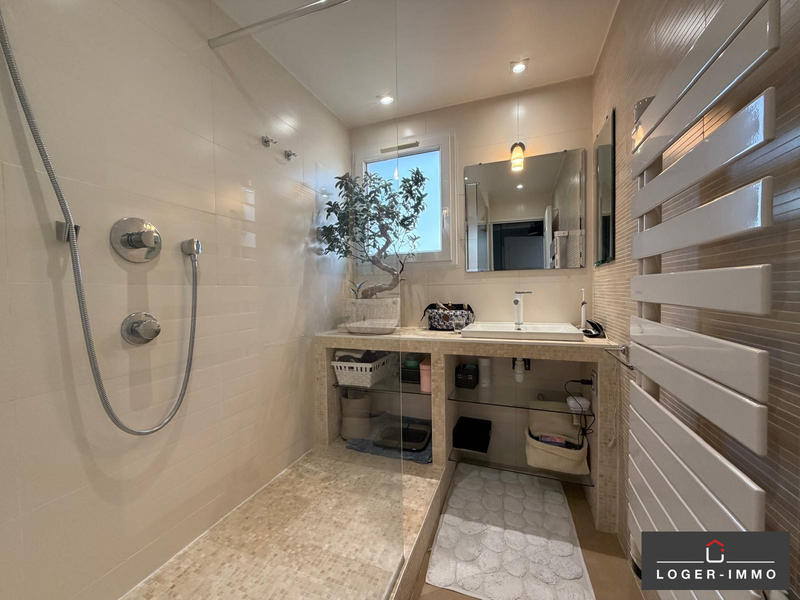 Appartement - 102 m² - 5 pièces