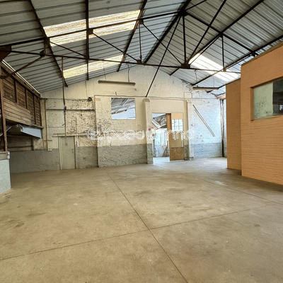 Local commercial - 467 m²