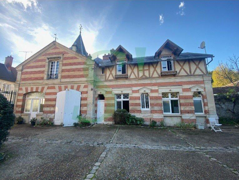 Propriété - 425 m² - 11 pièces