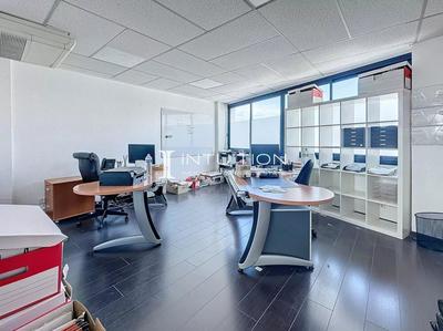 Local commercial - 78 m² - 4 pièces