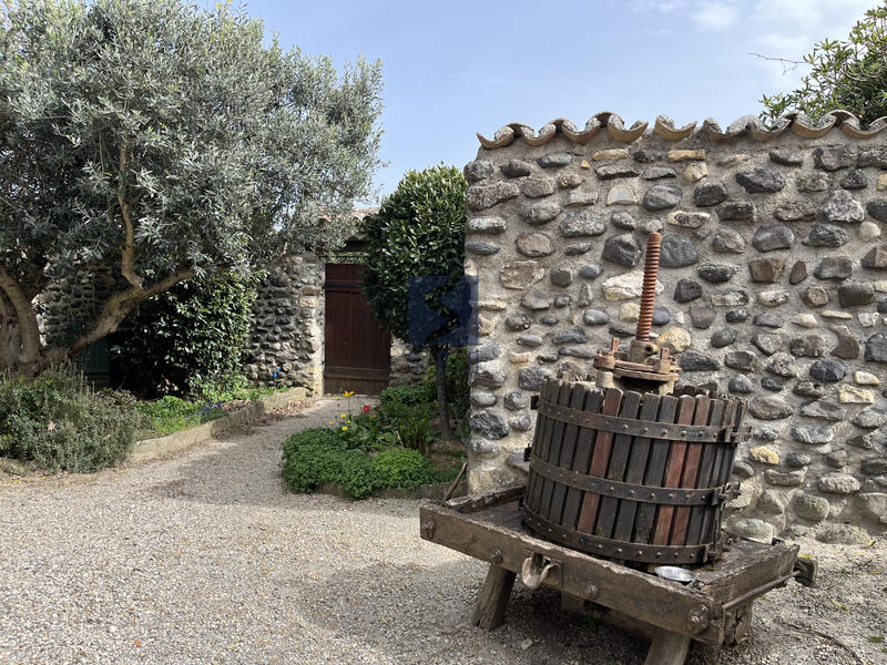 Maison - 450 m² - 11 pièces