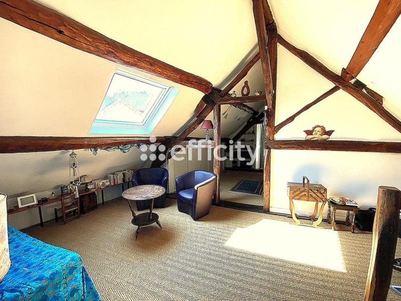 Maison - 280 m² - 11 pièces