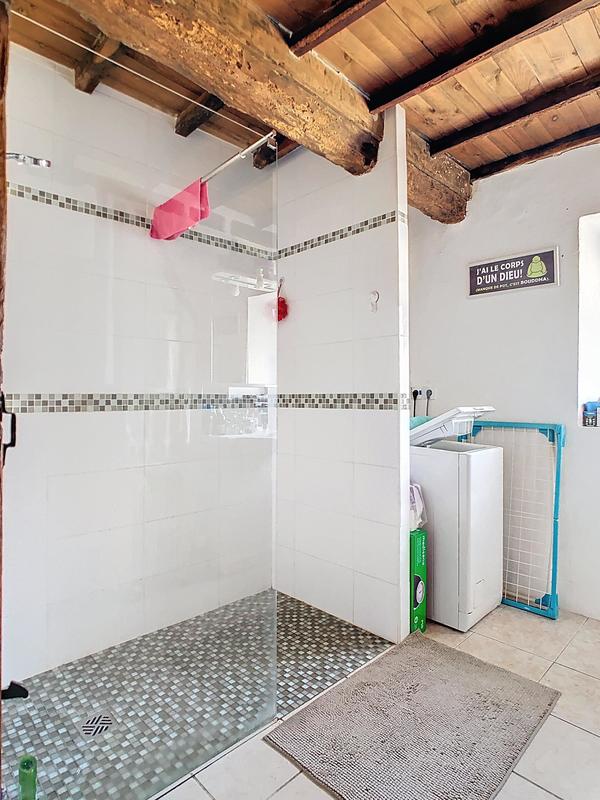 Maison en pierre - 77 m² - 3 pièces