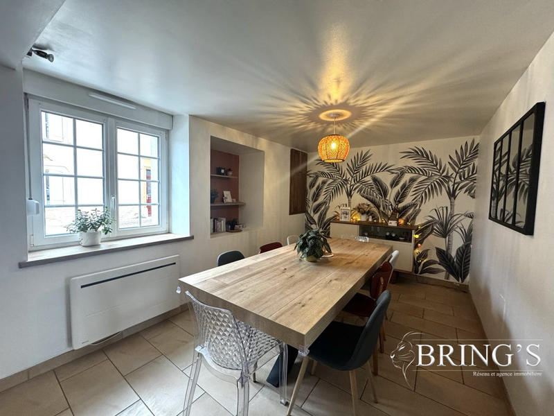 Maison - 200 m² - 7 pièces