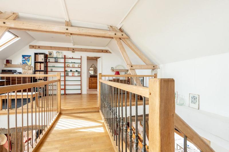 Maison - 215 m² - 6 pièces