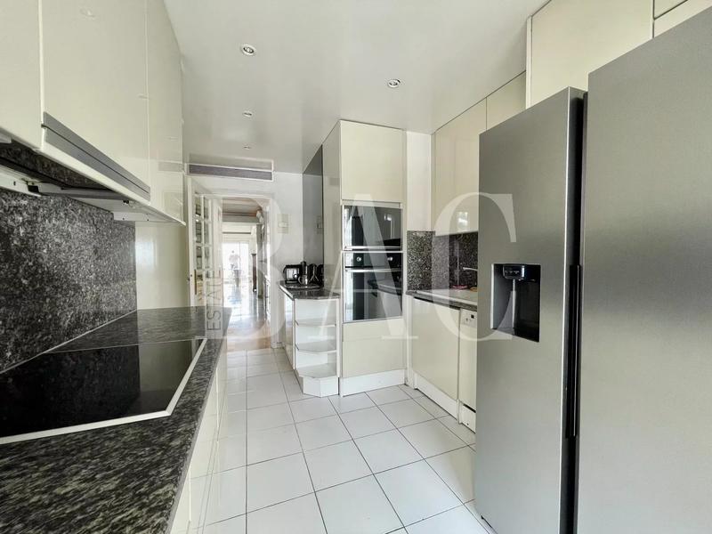 Appartement - 72 m² - 2 pièces