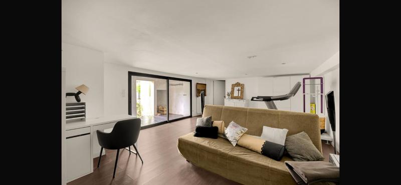 Maison - 213 m² - 6 pièces