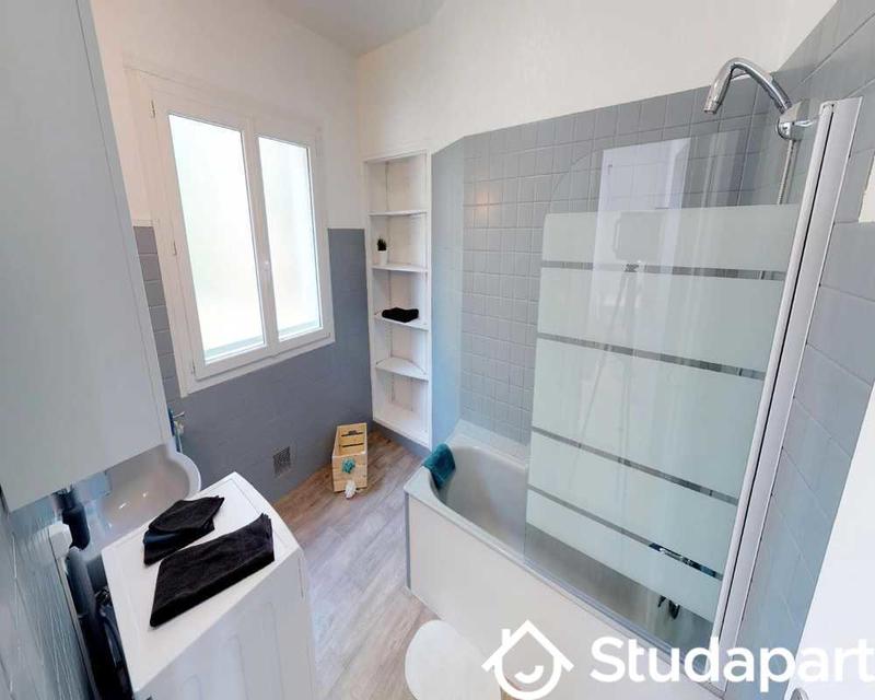 Chambre - 120 m² - 1 pièce