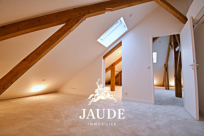 Appartement - 202 m² - 5 pièces