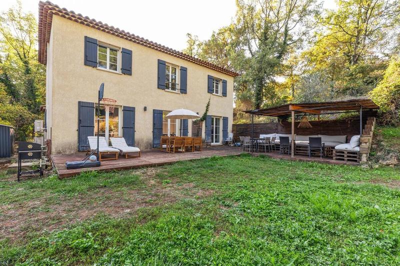 Maison - 140 m² - 6 pièces