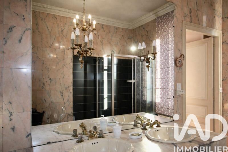 Maison - 296 m² - 10 pièces