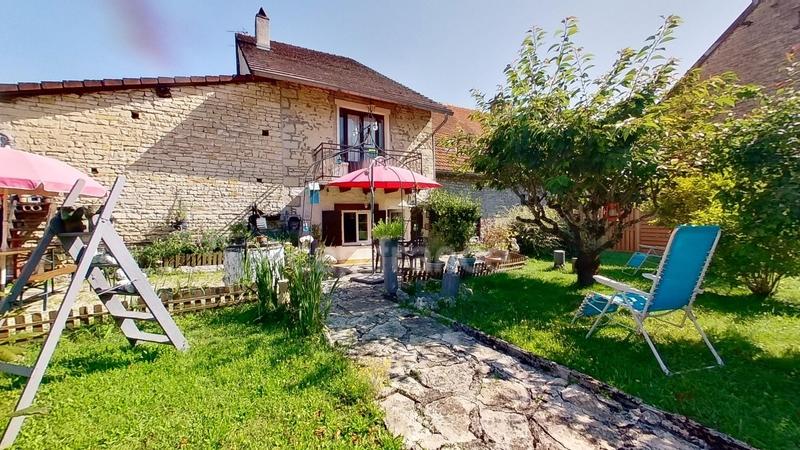 Maison - 248 m² - 8 pièces