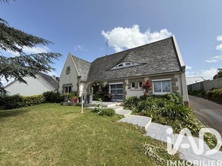 Maison - 214 m² - 7 pièces