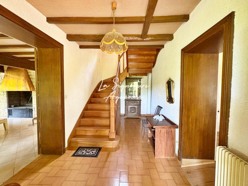 Maison - 231 m² - 7 pièces