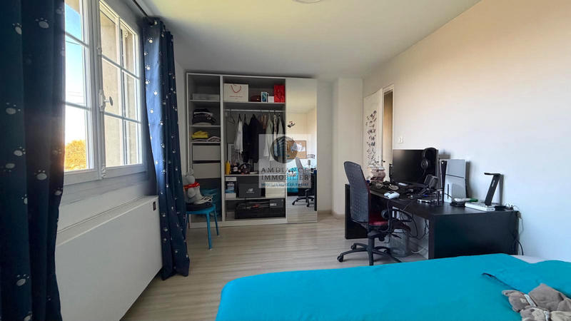 Maison - 280 m² - 9 pièces