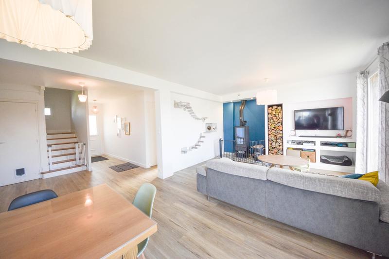 Maison - 175 m² - 9 pièces