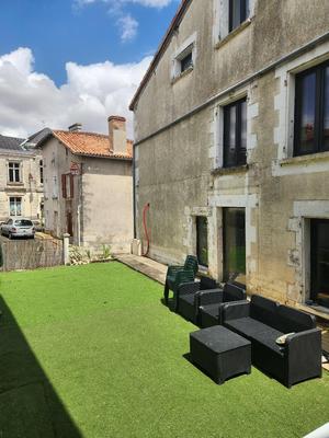 Maison - 214 m² - 6 pièces