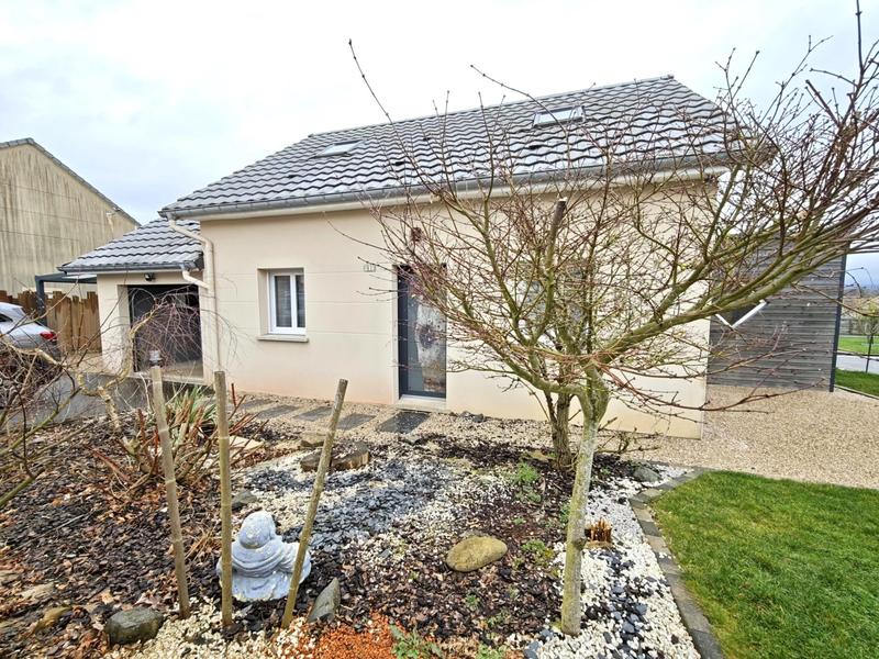 Maison - 102 m² - 5 pièces
