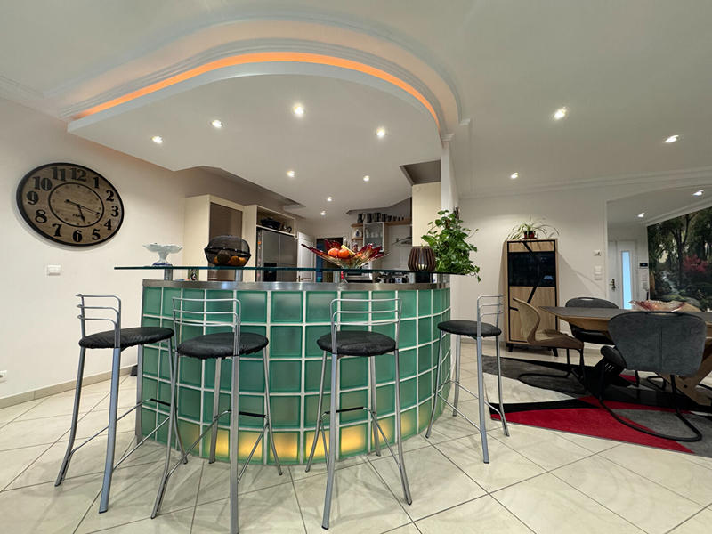 Maison - 177 m² - 6 pièces