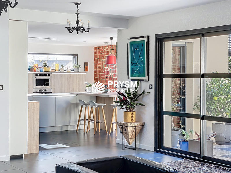 Maison contemporaine - 197 m² - 6 pièces