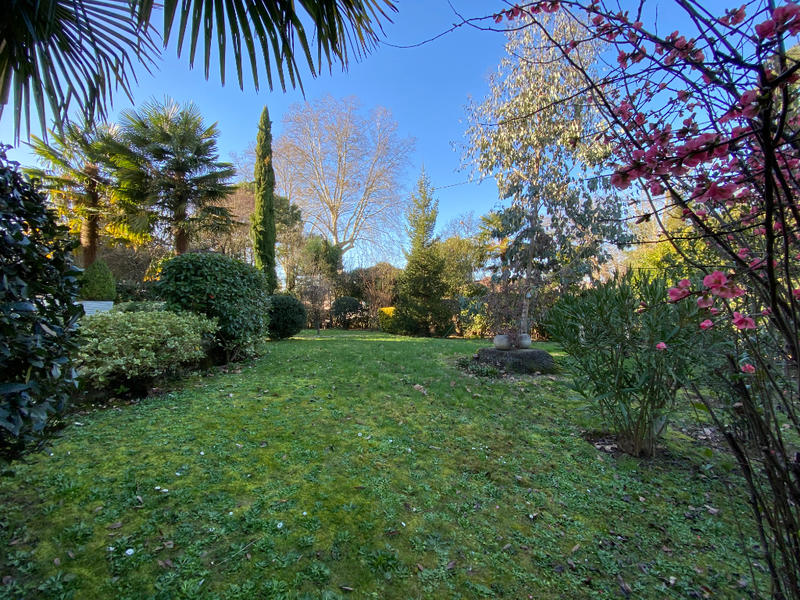 Maison - 210 m² - 7 pièces