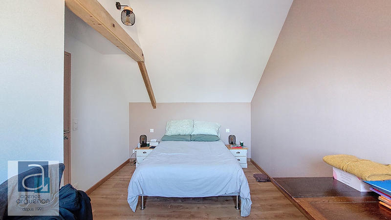 Maison - 330 m² - 14 pièces