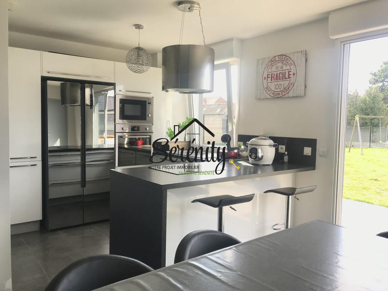 Maison - 90 m² - 5 pièces