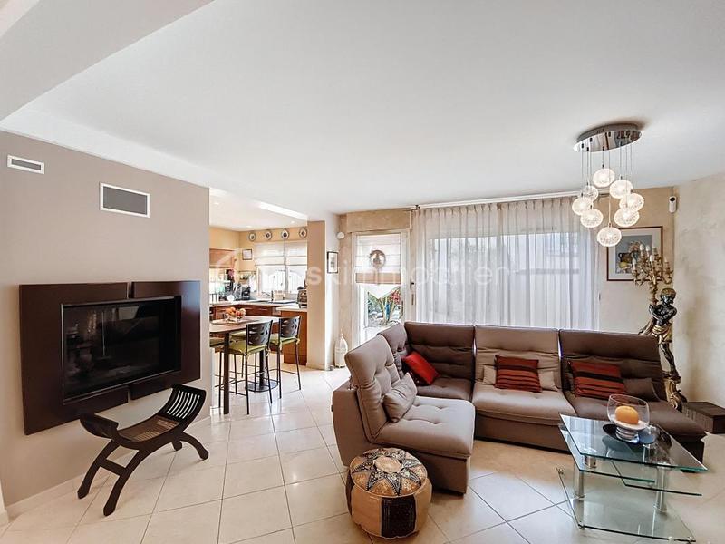 Maison - 170 m² - 7 pièces