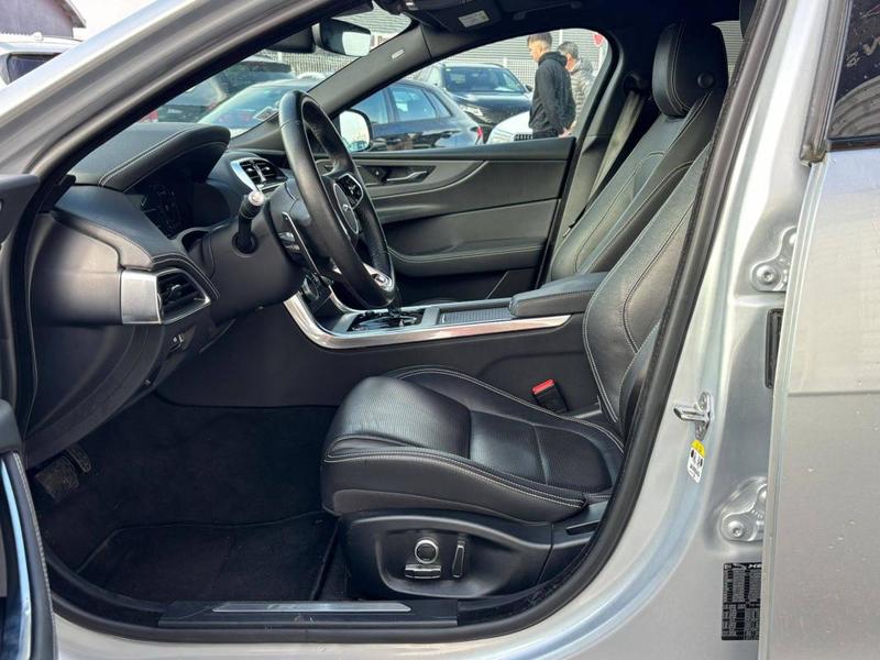 Jaguar Xe 2.0 D180ch R-Dynamic se Awd Bva8