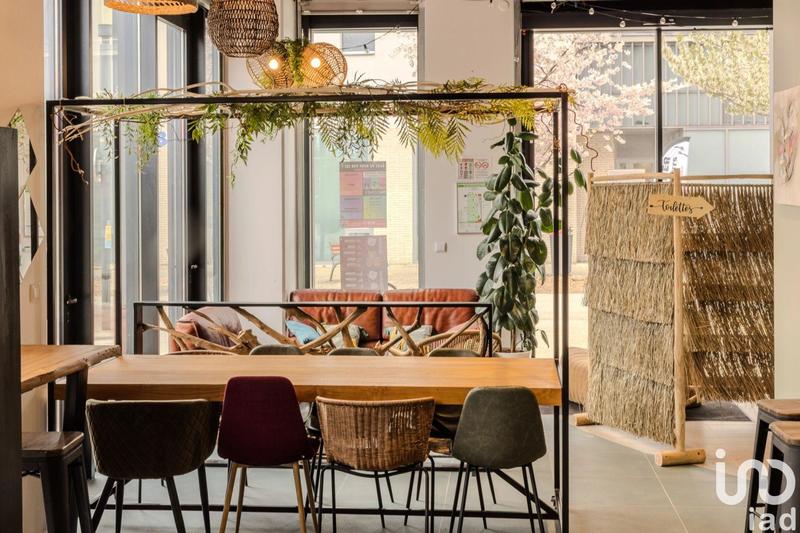 Local commercial - 196 m²