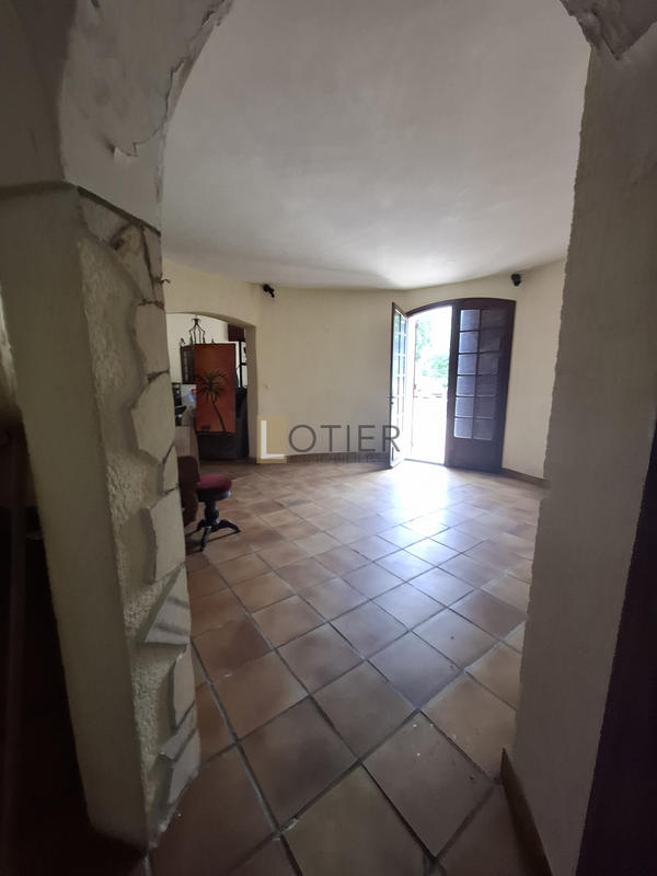 Maison - 220 m² - 7 pièces