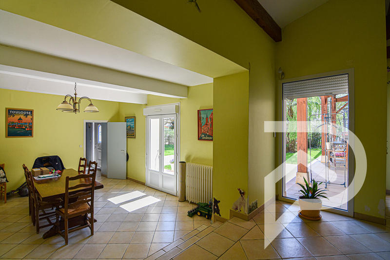 Maison - 187 m² - 11 pièces