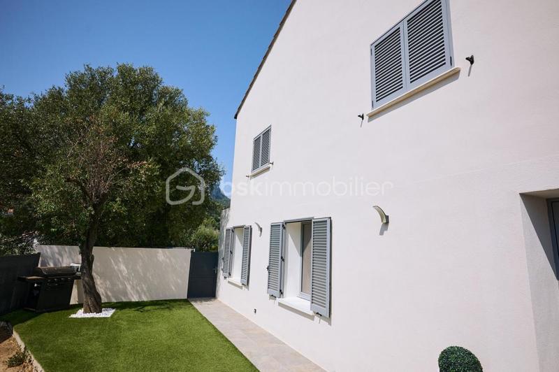 Appartement - 86 m² - 4 pièces