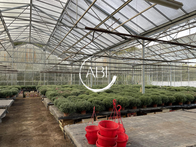 Local commercial - 1 500 m²