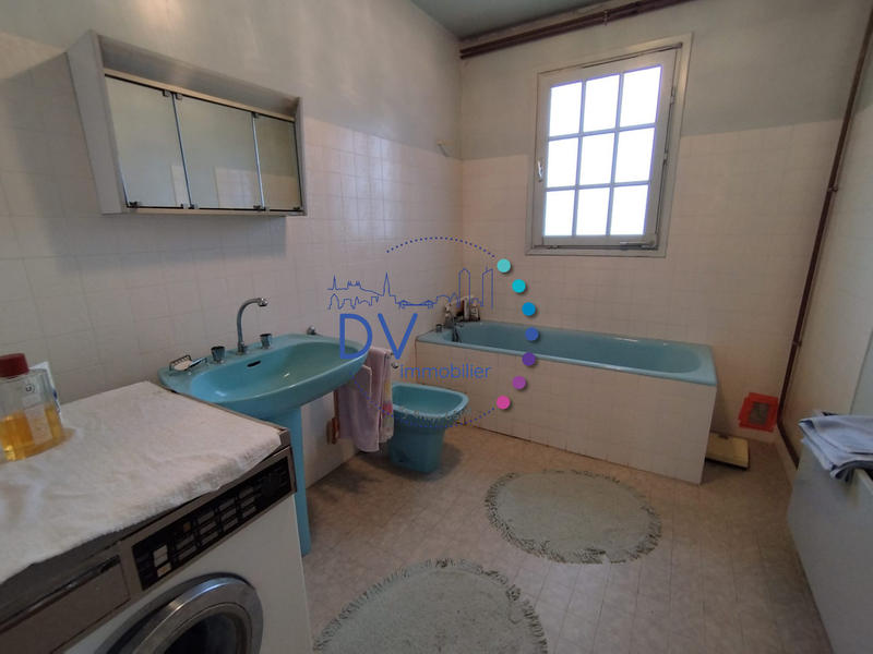 Maison - 167 m² - 9 pièces