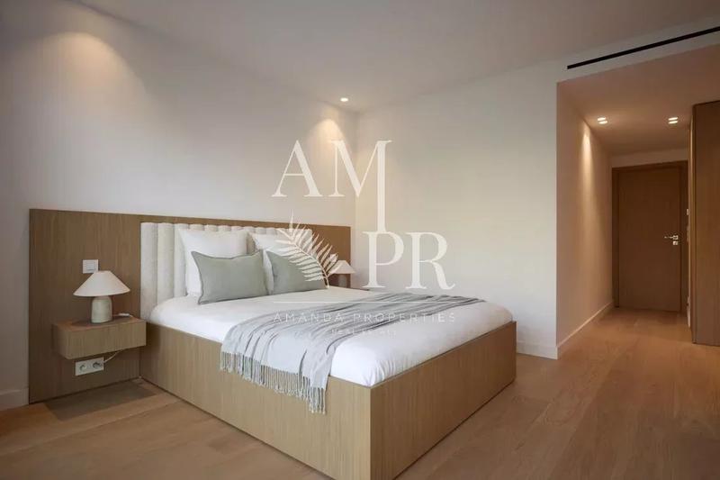 Appartement - 210 m² - 210 pièces