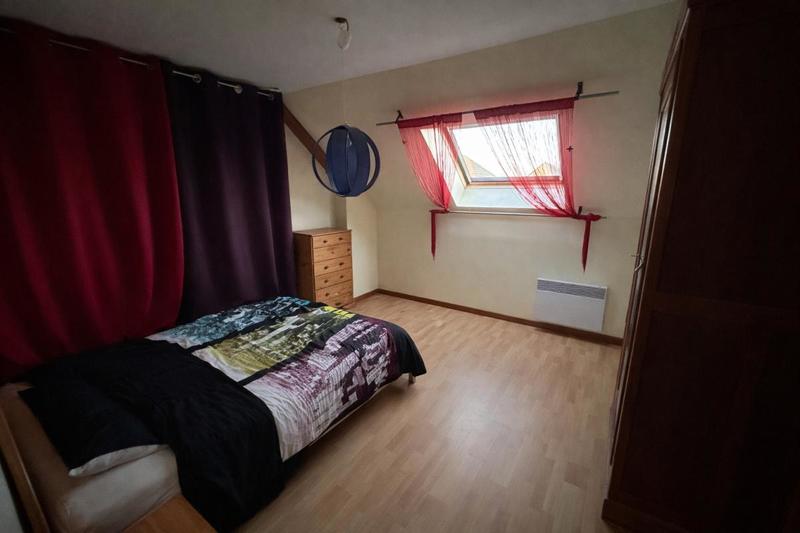 Maison - 230 m² - 8 pièces