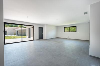 Maison - 123 m² - 5 pièces