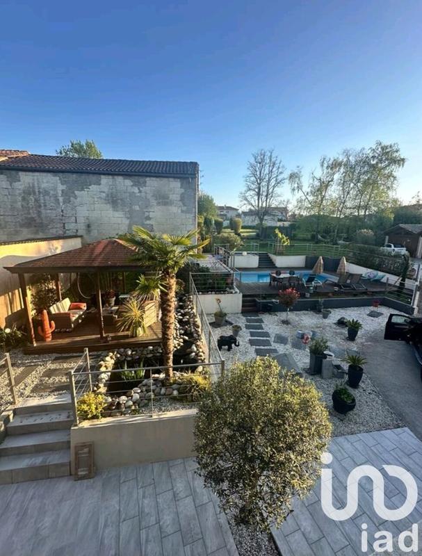 Maison - 344 m² - 16 pièces