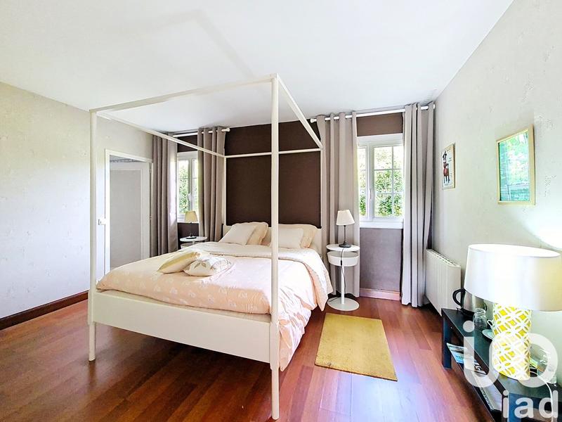 Maison - 244 m² - 10 pièces